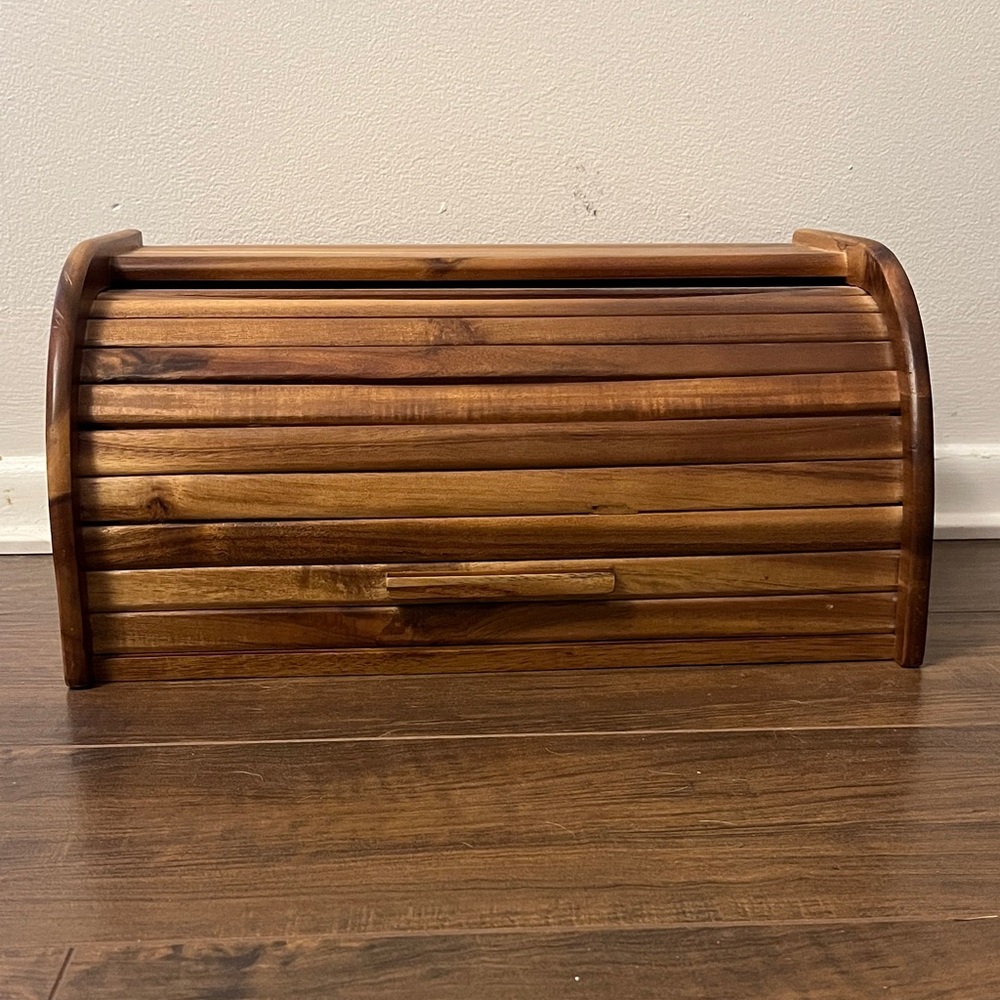 Threshold breadbox